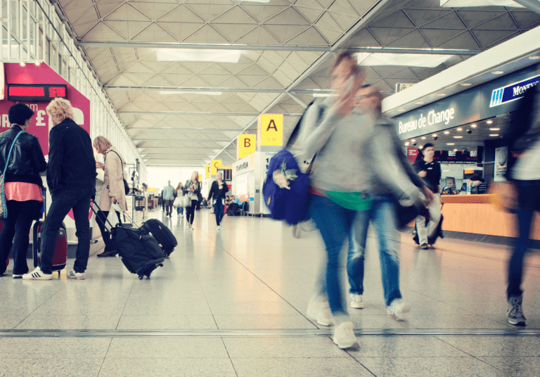 Ankunft am Flughafen Stansted: Deine erste Stunde in London