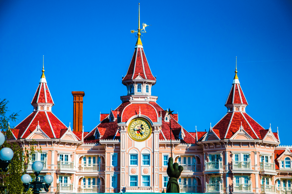 Wie man vom Flughafen Orly nach Disneyland Paris kommt